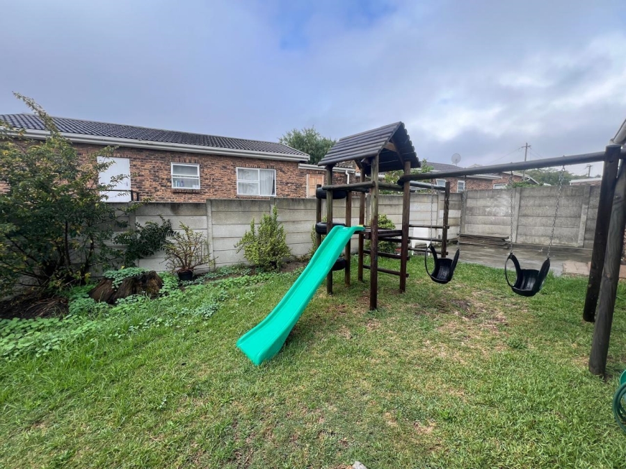 2 Bedroom Property for Sale in Vredekloof Western Cape
